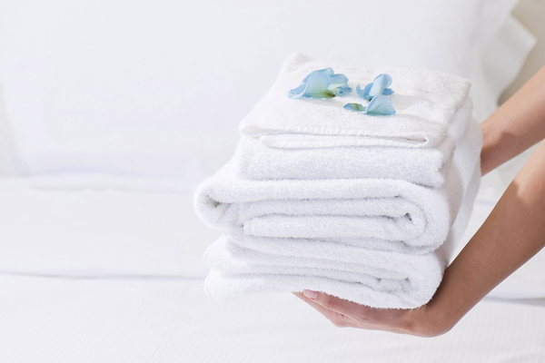 1 King Bed Nonsmoking Photo 4